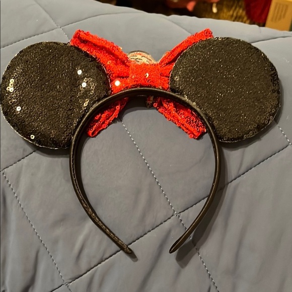 🆕 Sequin Pirate Mouse Ears Headband - Red and Black - Picture 2 of 4
